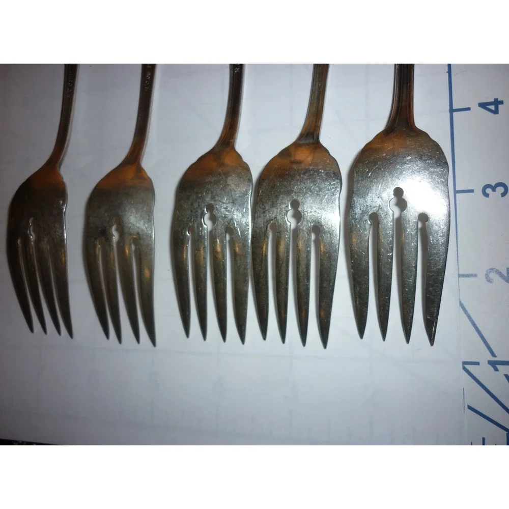 5 Antique‎ R.C. CO. Plus Silverplate  Salad Forks